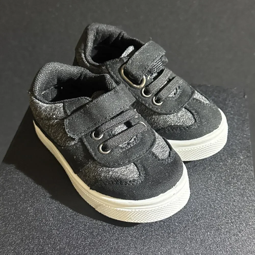 Oomphies Kids Size 5 Black Sneakers Hook Loop Shoes Toddler 14.6cm